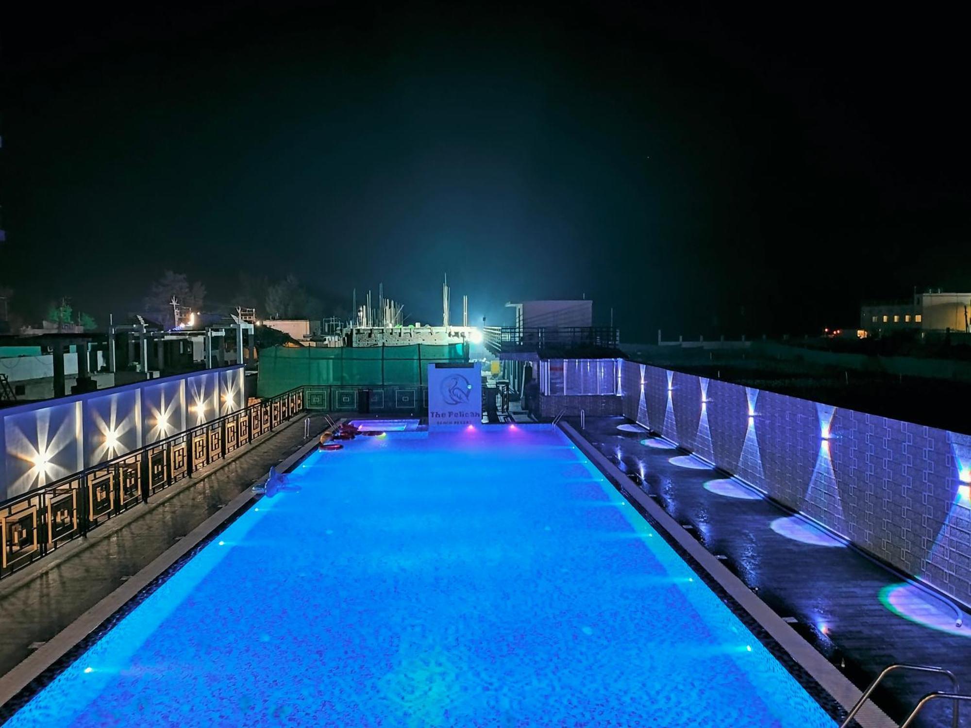 מנדרמוני The Pelican Beach Resort מראה חיצוני תמונה