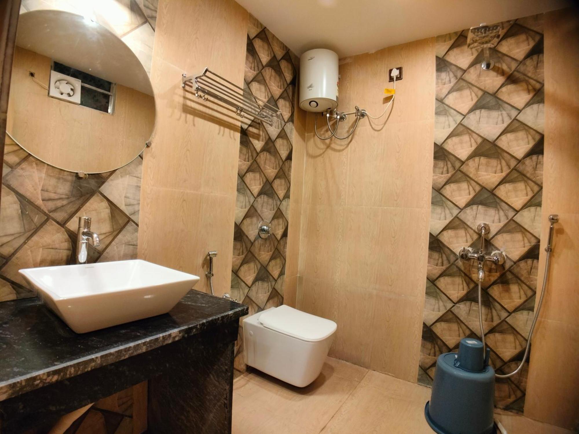 מנדרמוני The Pelican Beach Resort מראה חיצוני תמונה
