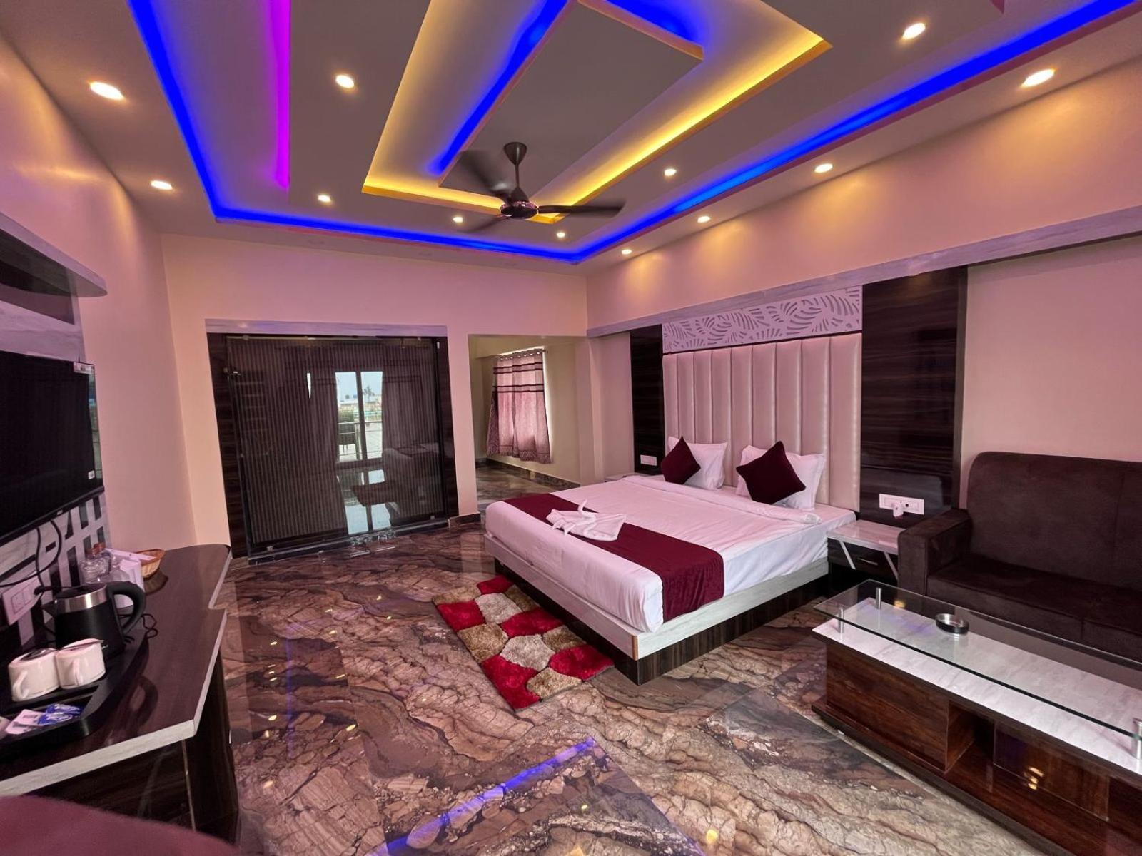 מנדרמוני The Pelican Beach Resort מראה חיצוני תמונה